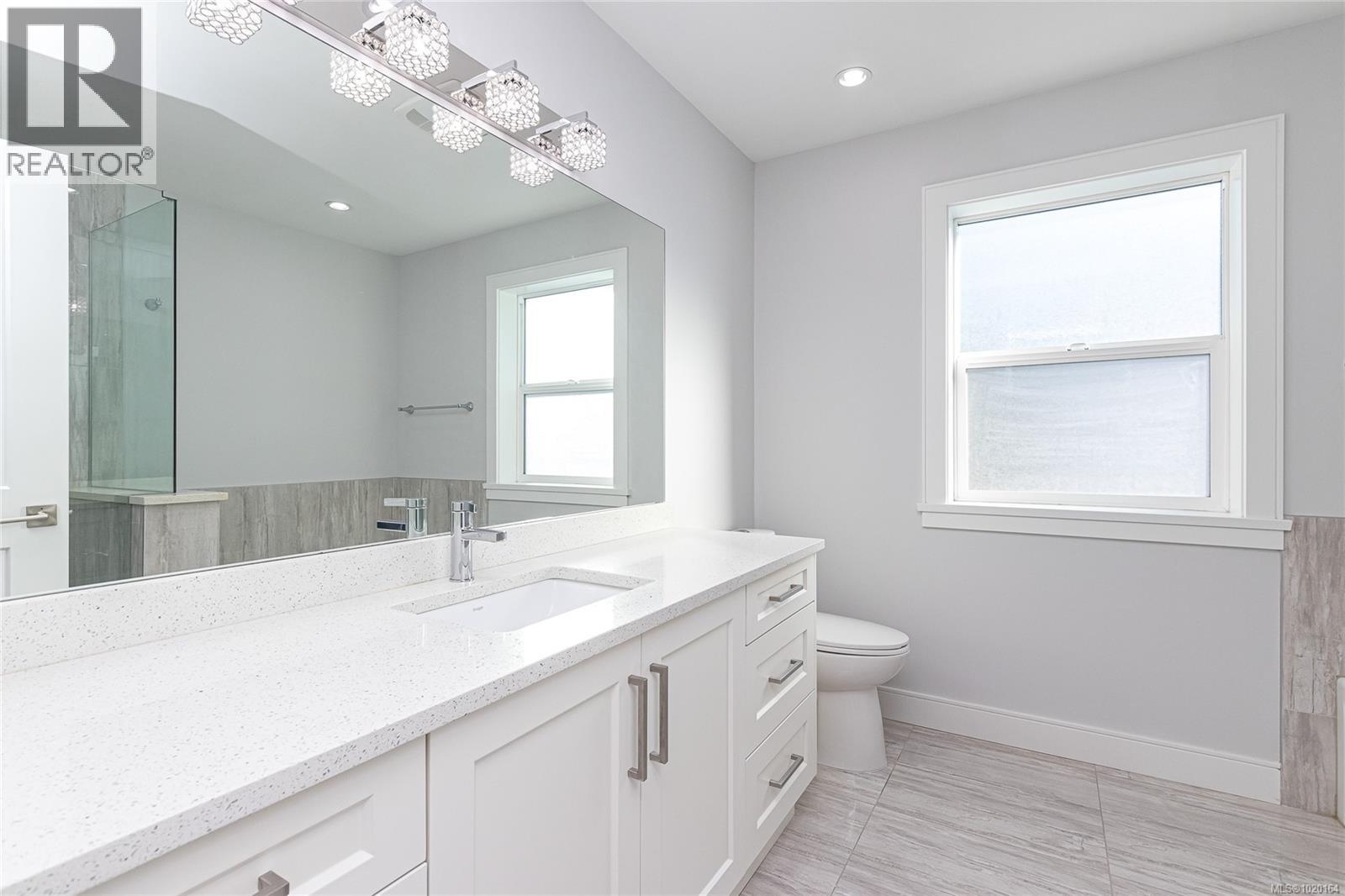  914 Peace Keeping Crescent, Langford