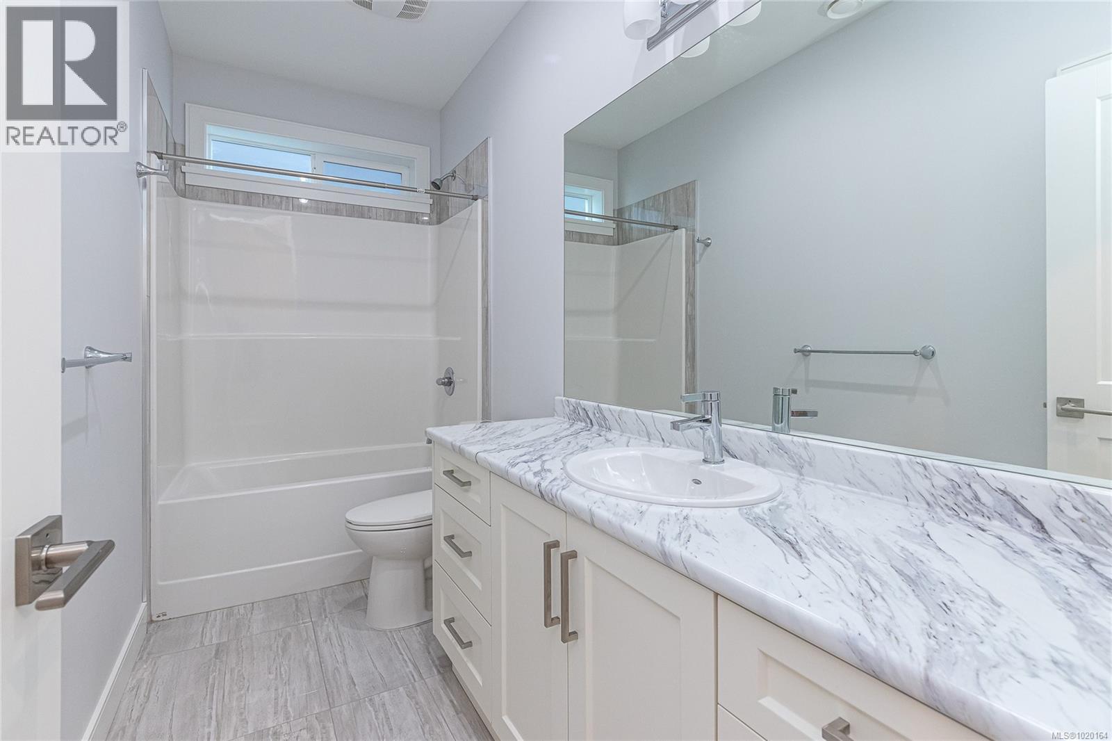  914 Peace Keeping Crescent, Langford