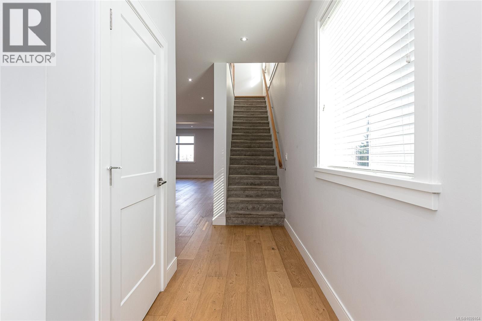  914 Peace Keeping Crescent, Langford