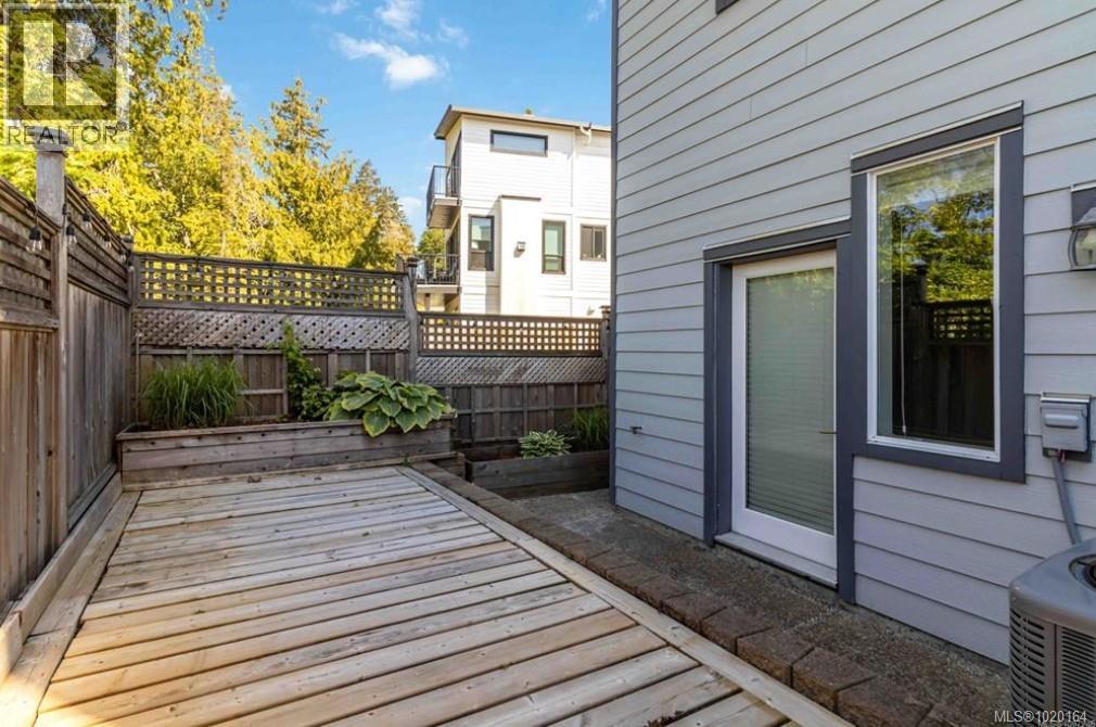  914 Peace Keeping Crescent, Langford