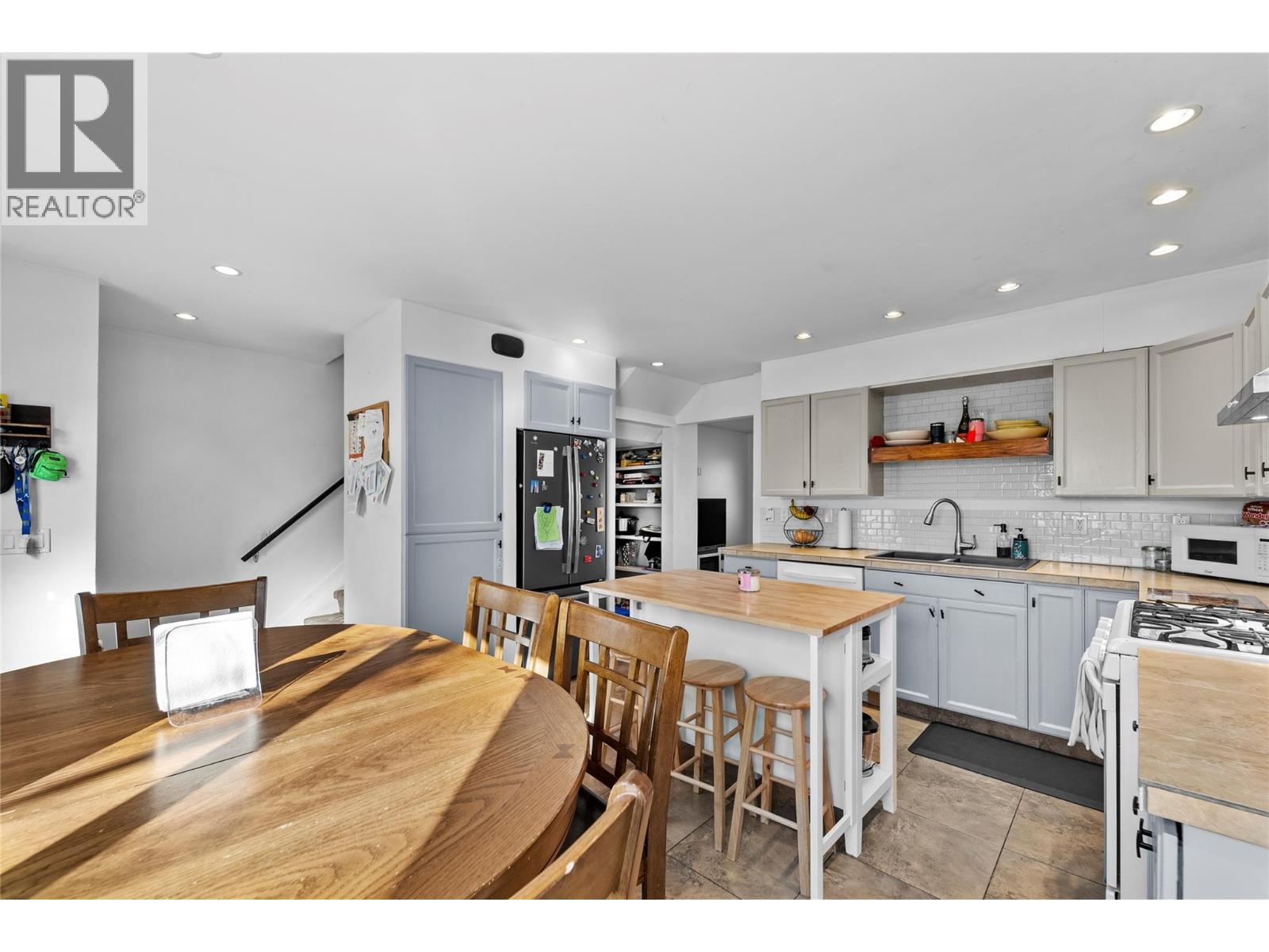 #54 2568 SANDPIPER DRIVE - 13