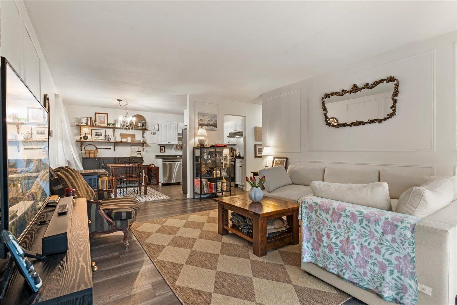 101 45900 LEWIS Avenue - photo 2