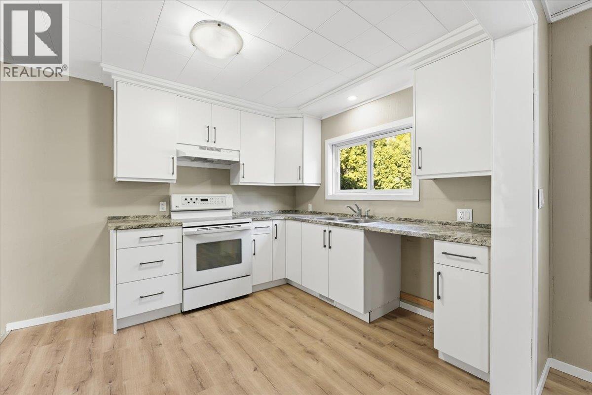 5783 Tuktakamin Road, Falkland