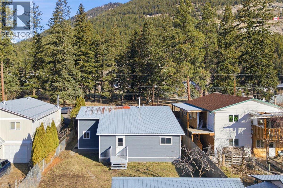 5783 Tuktakamin Road, Falkland