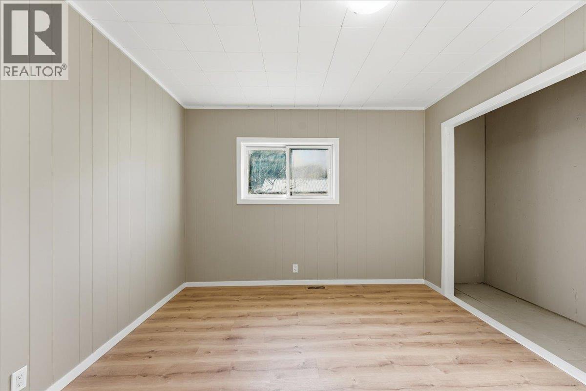 5783 Tuktakamin Road, Falkland