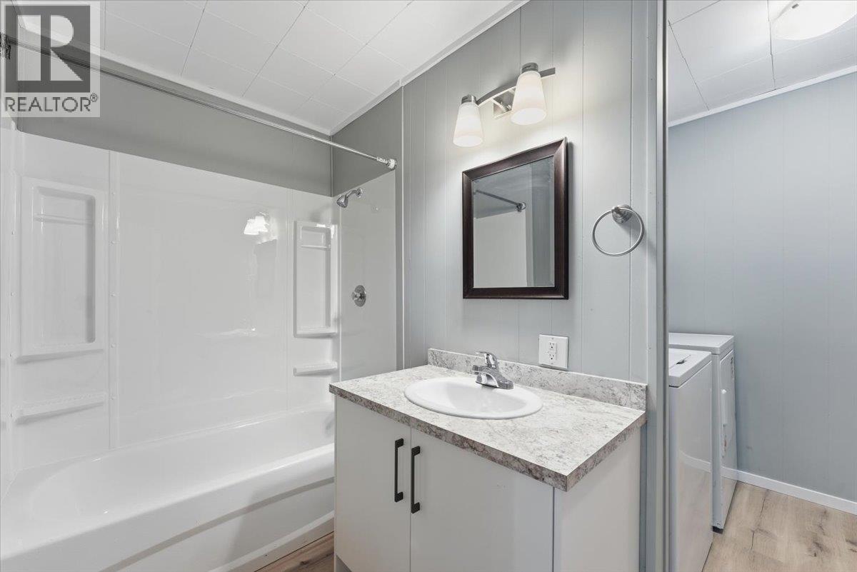 5783 Tuktakamin Road, Falkland