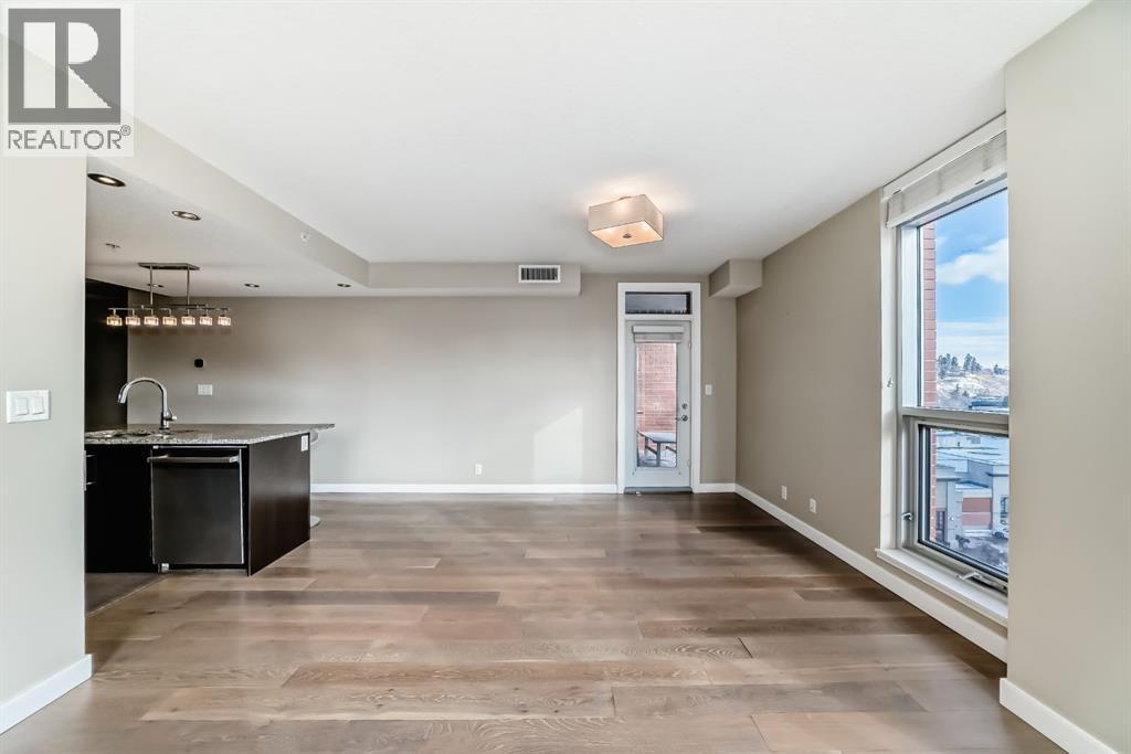 Single Family House for Sale in    Avenue NW Hillhurst Calgary 