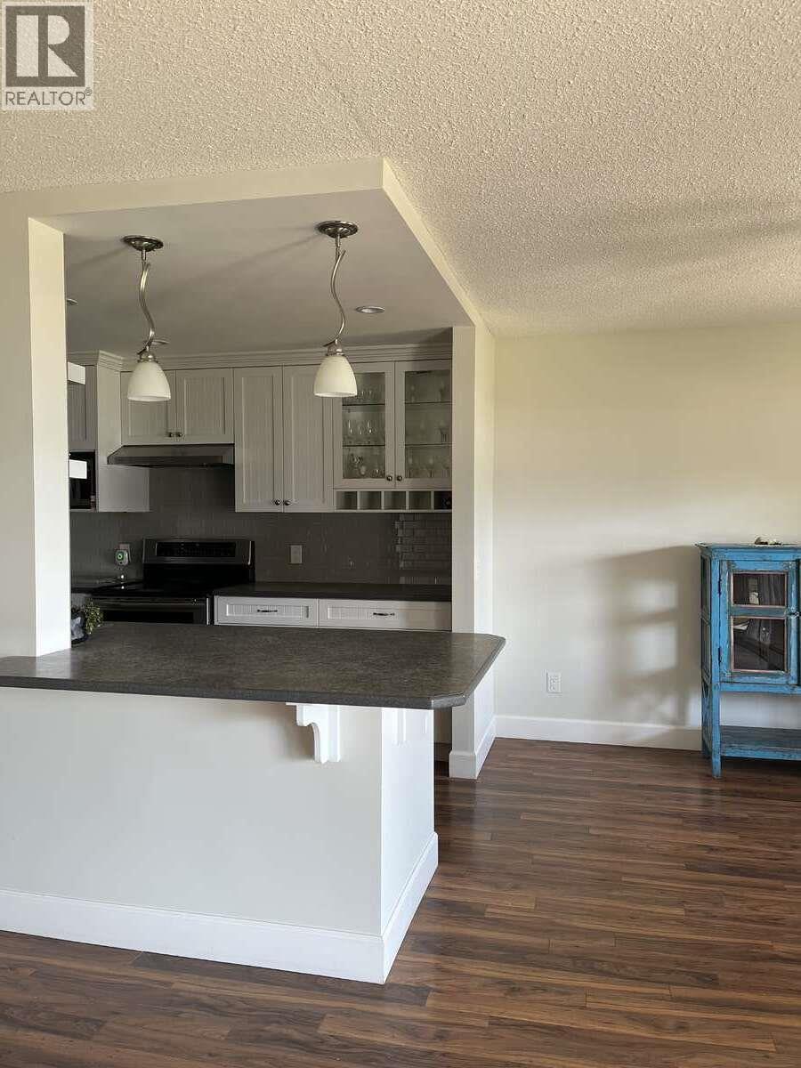 106 4340 Beach Avenue, Peachland