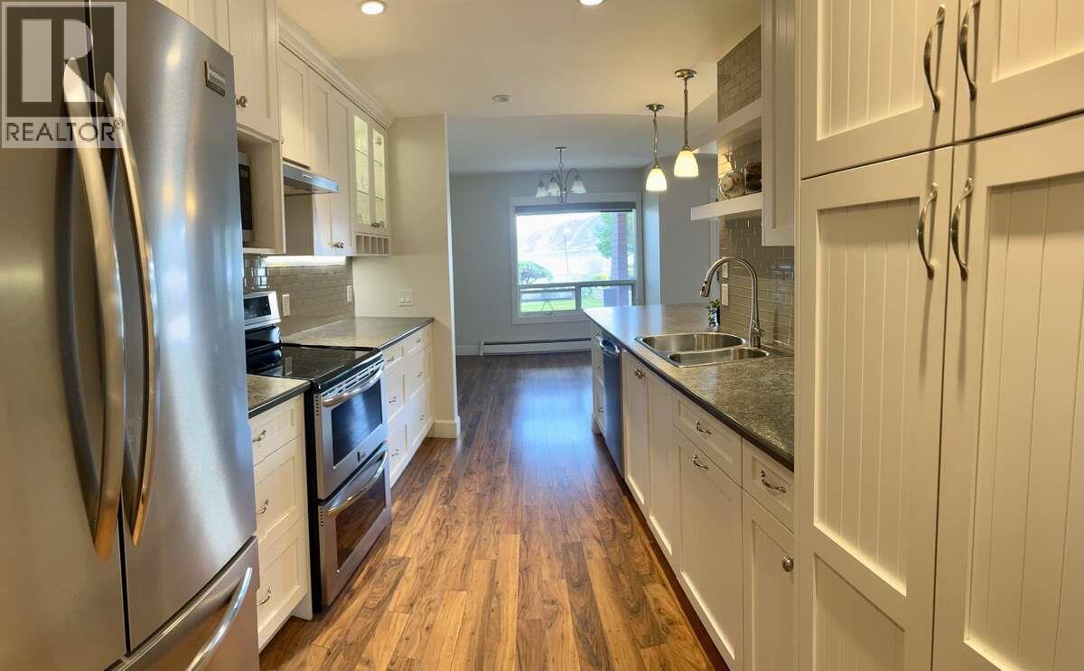 106 4340 Beach Avenue, Peachland