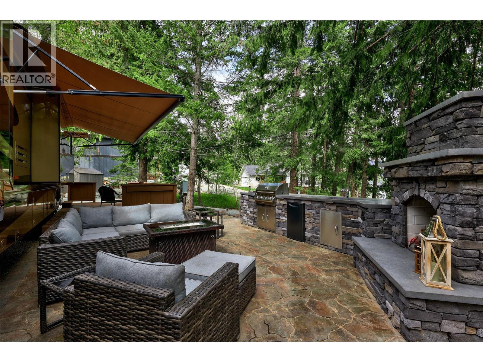  4498 Squilax - Anglemont Road, Scotch Creek