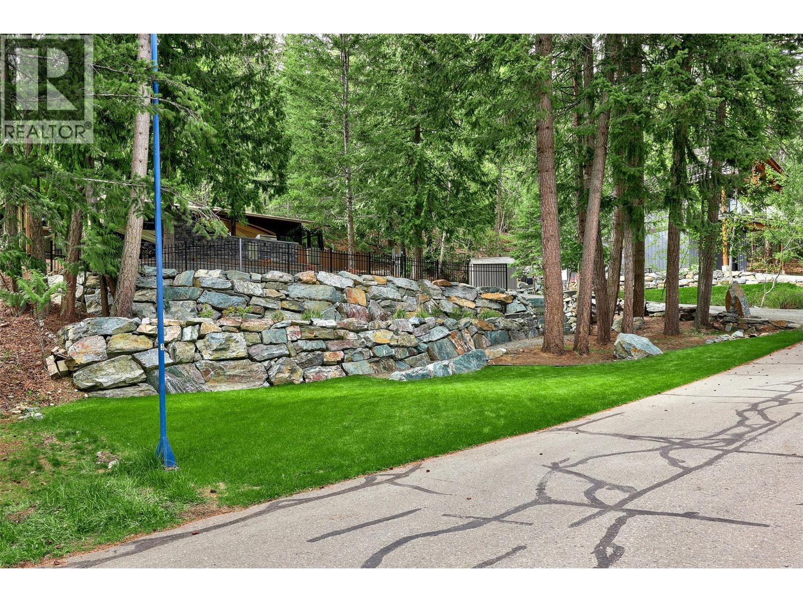  4498 Squilax - Anglemont Road, Scotch Creek