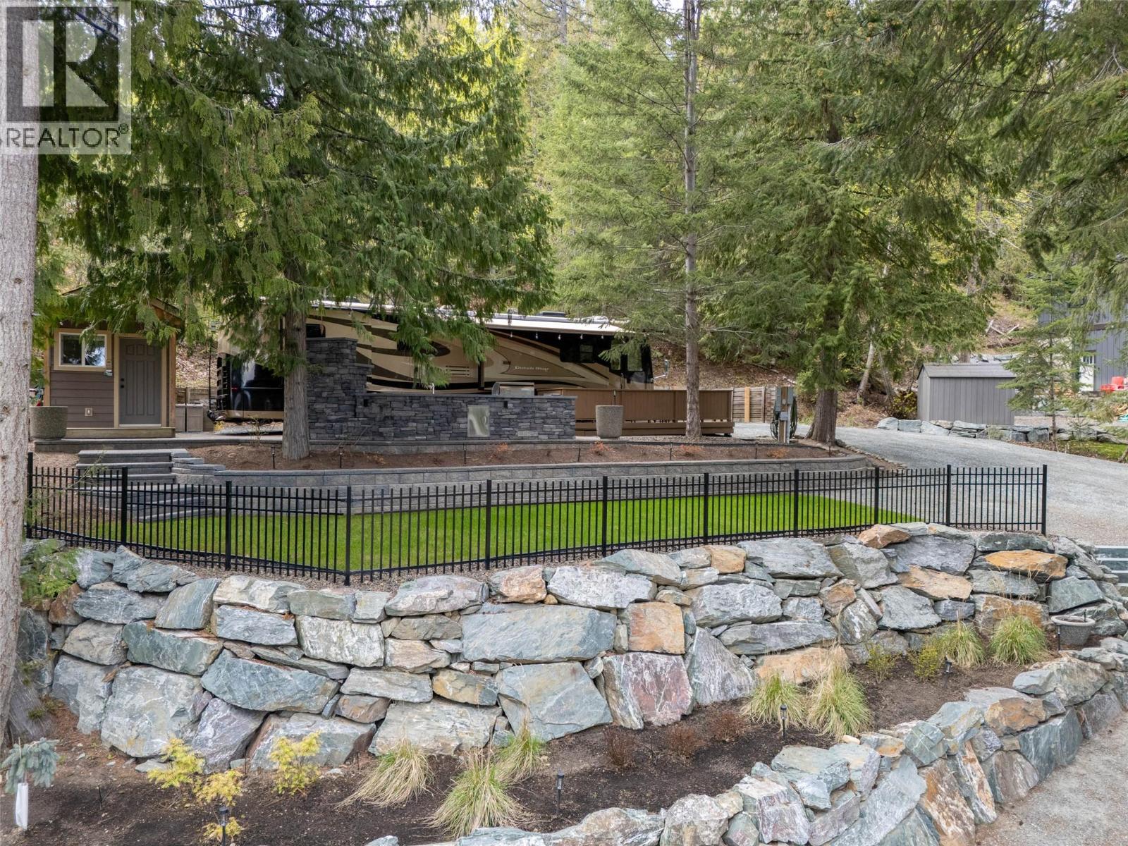  4498 Squilax - Anglemont Road, Scotch Creek