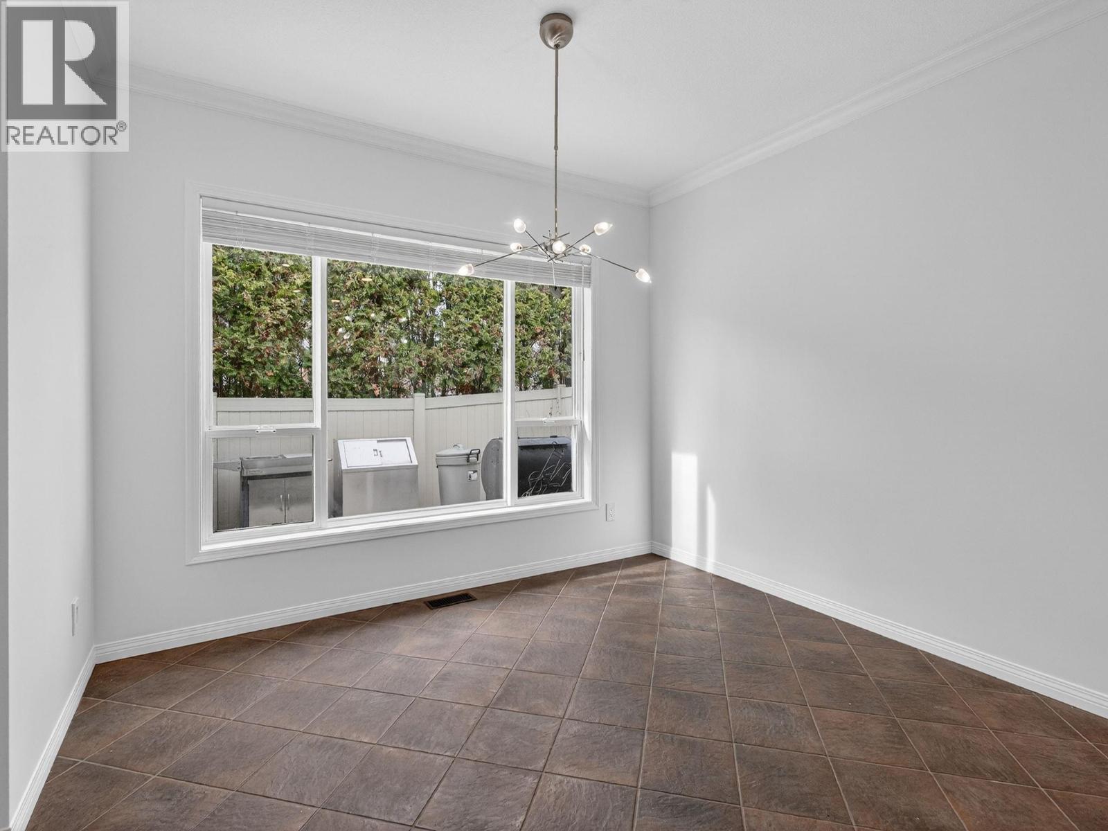 208 665 Cook Road, Kelowna