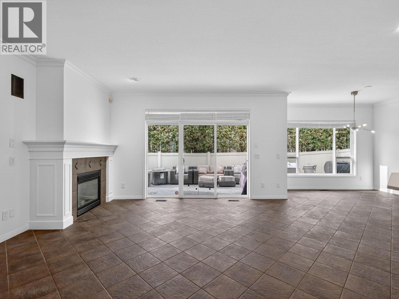 208 665 Cook Road, Kelowna