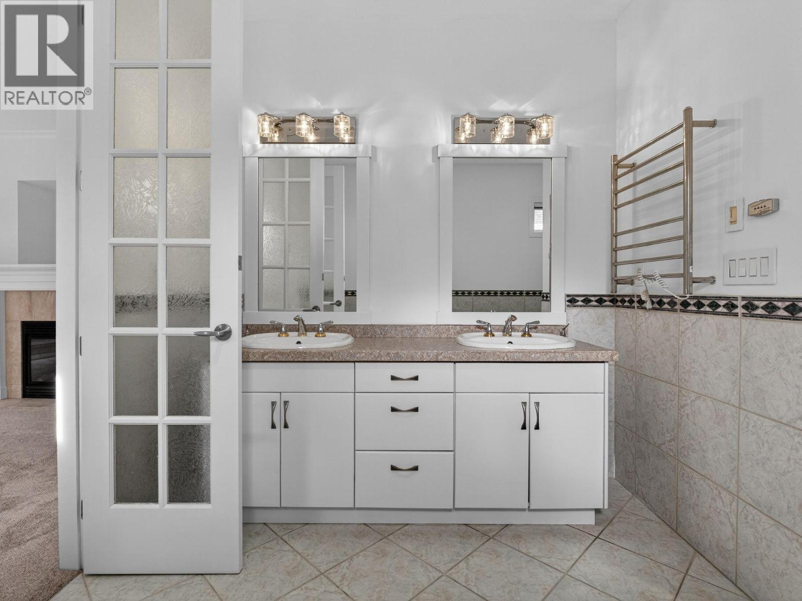 208 665 Cook Road, Kelowna