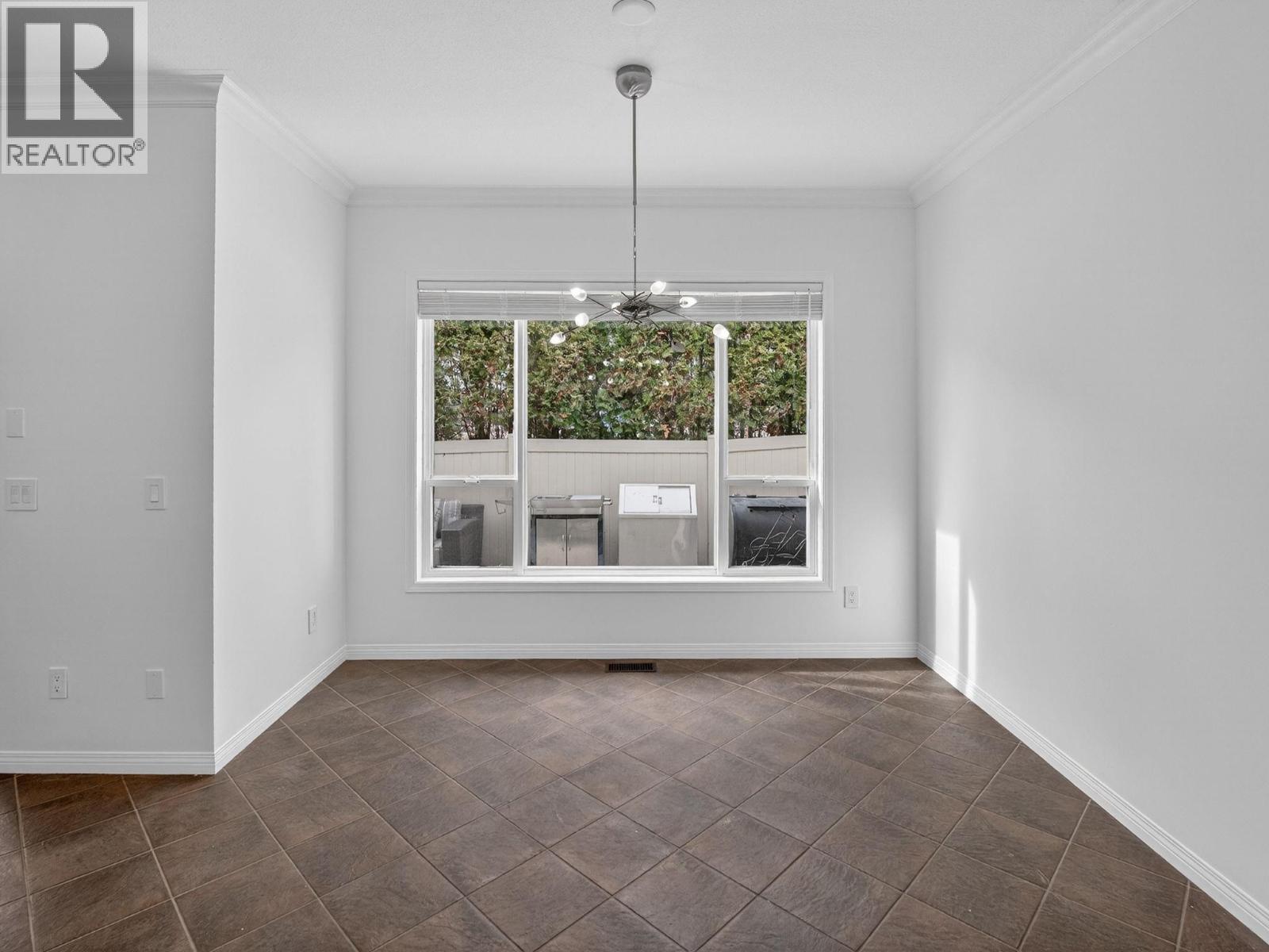 208 665 Cook Road, Kelowna