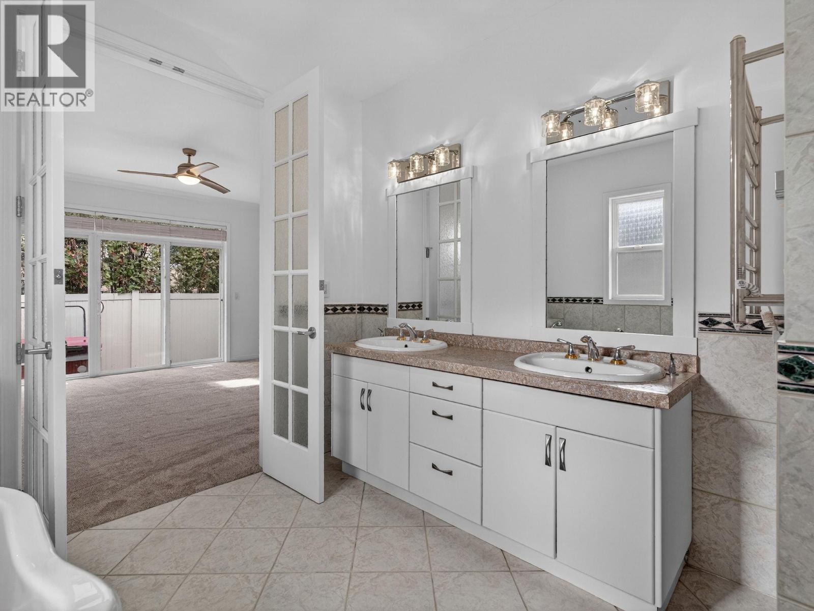 208 665 Cook Road, Kelowna