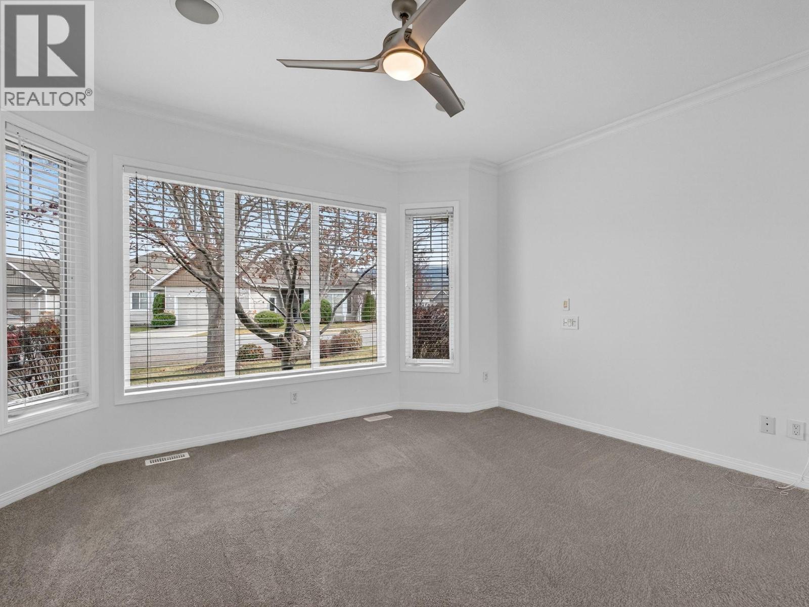 208 665 Cook Road, Kelowna