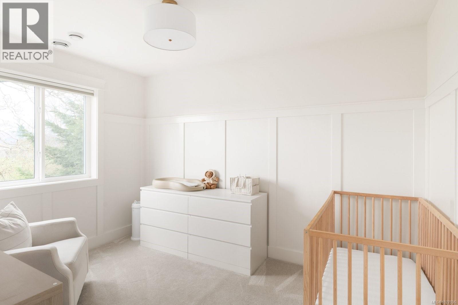 9356 EAST SAANICH RD - 28