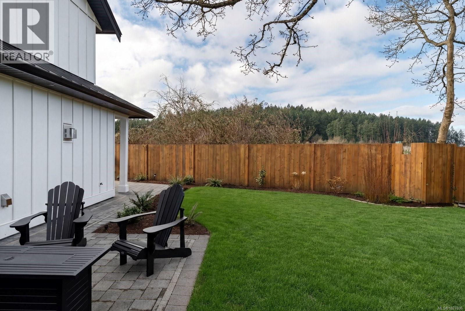 9356 EAST SAANICH RD - 51