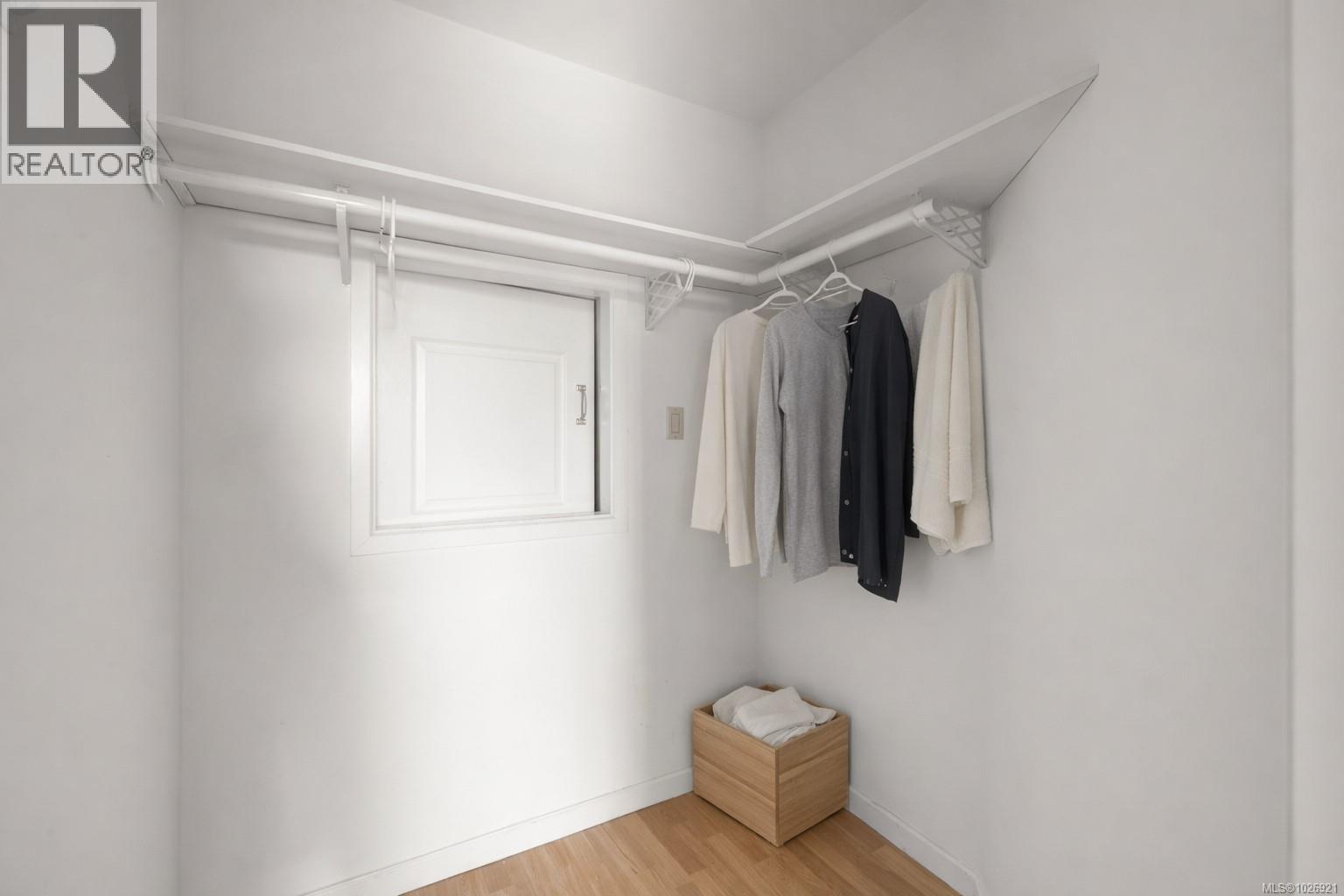 10 33 Songhees Road, Victoria