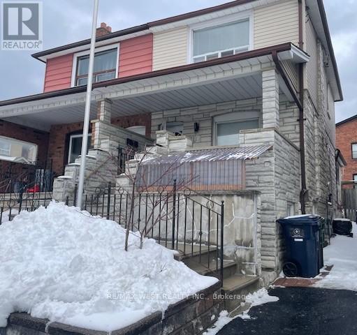 321 Caledonia Road upper