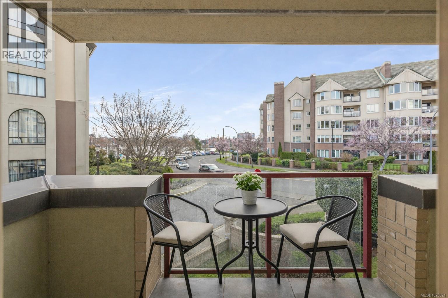 10 33 Songhees Road, Victoria