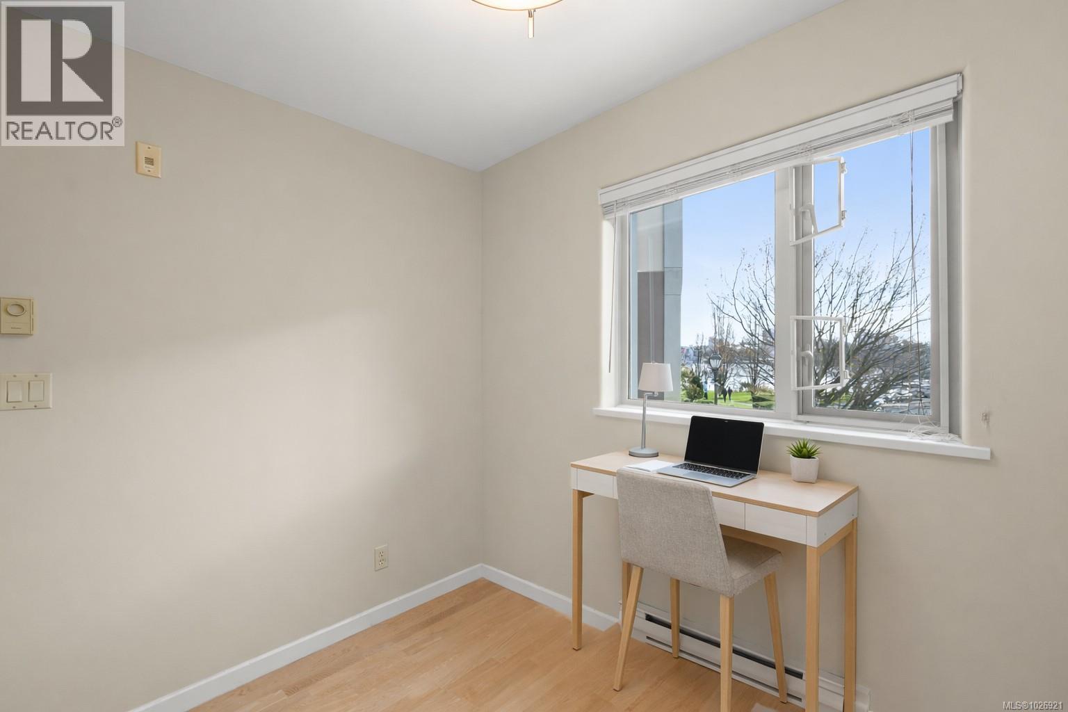 10 33 Songhees Road, Victoria