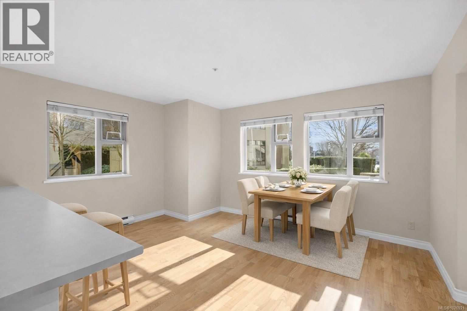 10 33 Songhees Road, Victoria