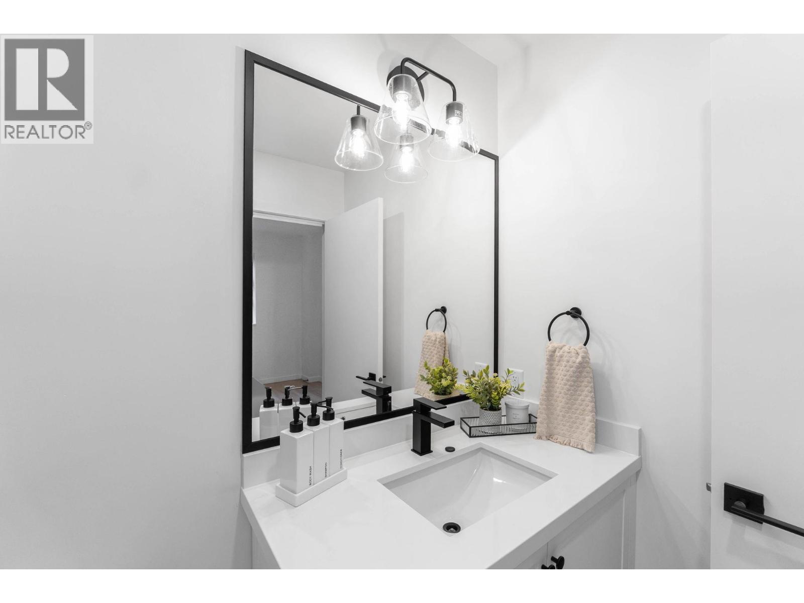 3210 Salmon Road Unit# 7, West Kelowna