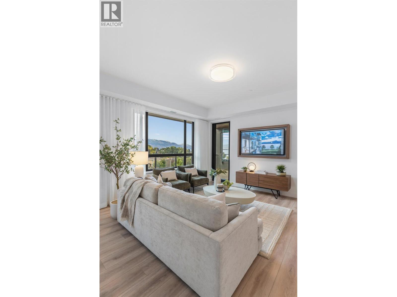 515 3051 Abbott Street, Kelowna