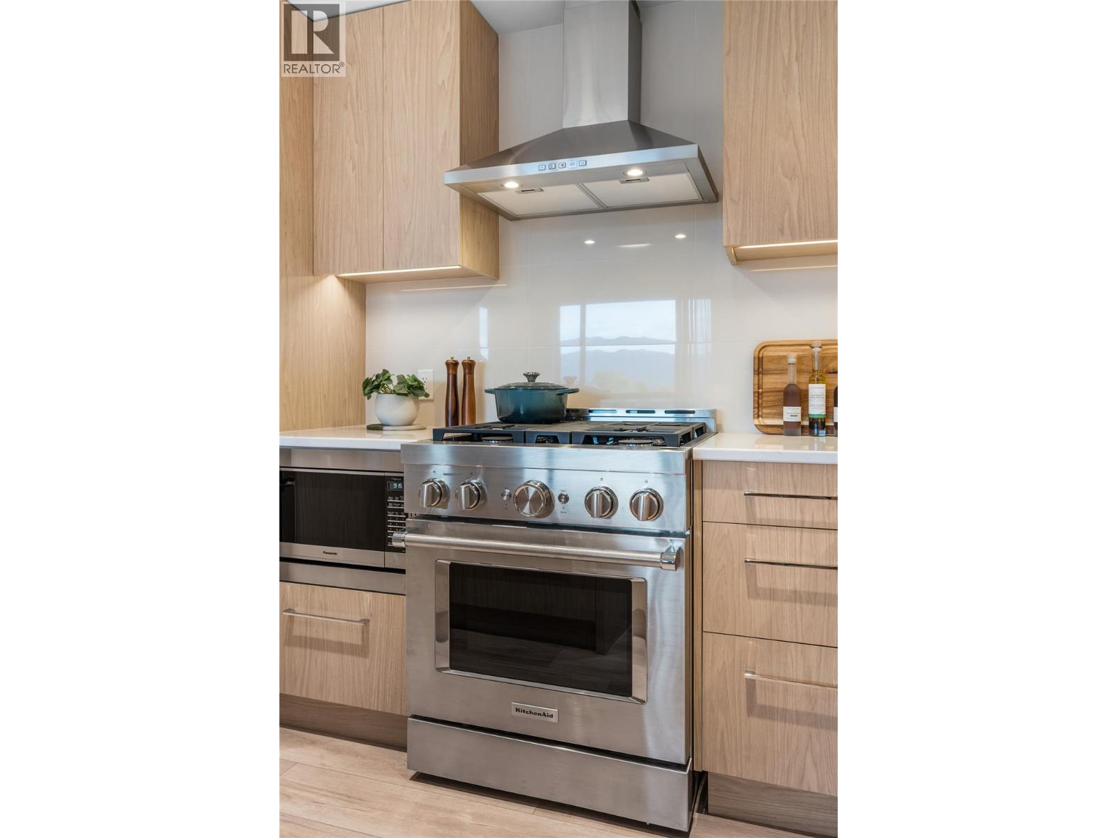 515 3051 Abbott Street, Kelowna