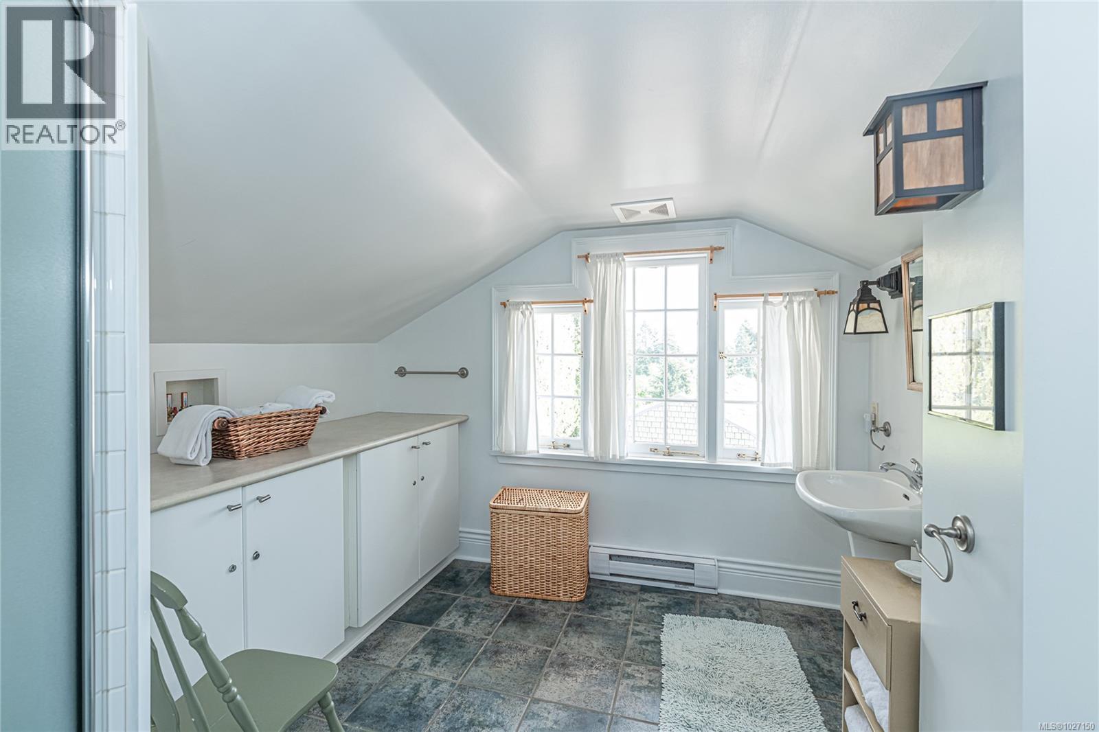 5 107 Atkins Road, Salt Spring
