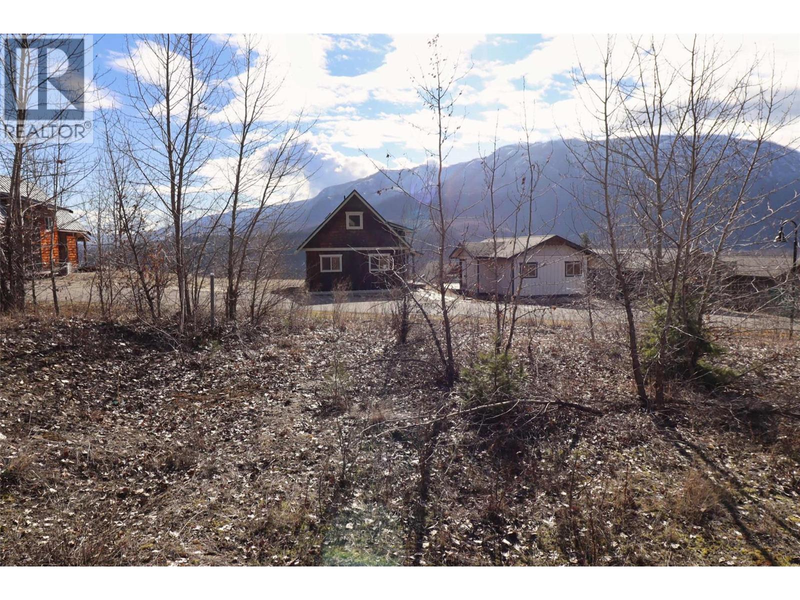 2633 Squilax Anglemont Road 147