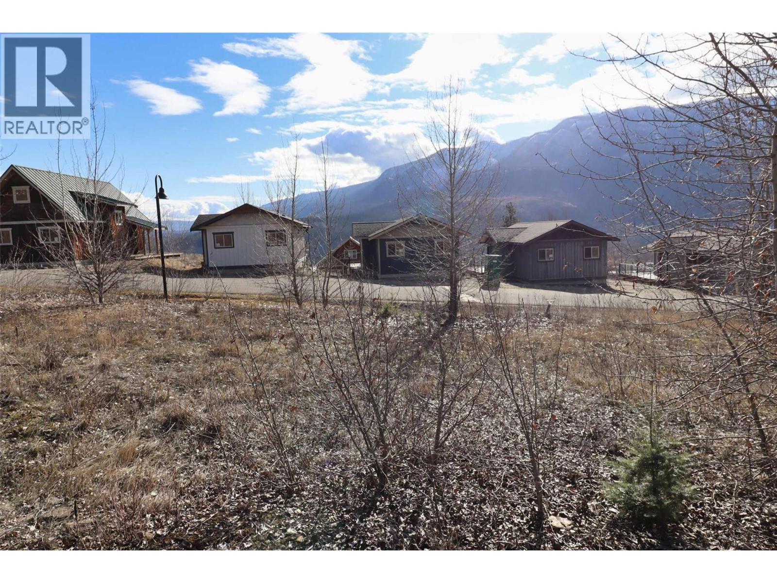 2633 Squilax Anglemont Road 149