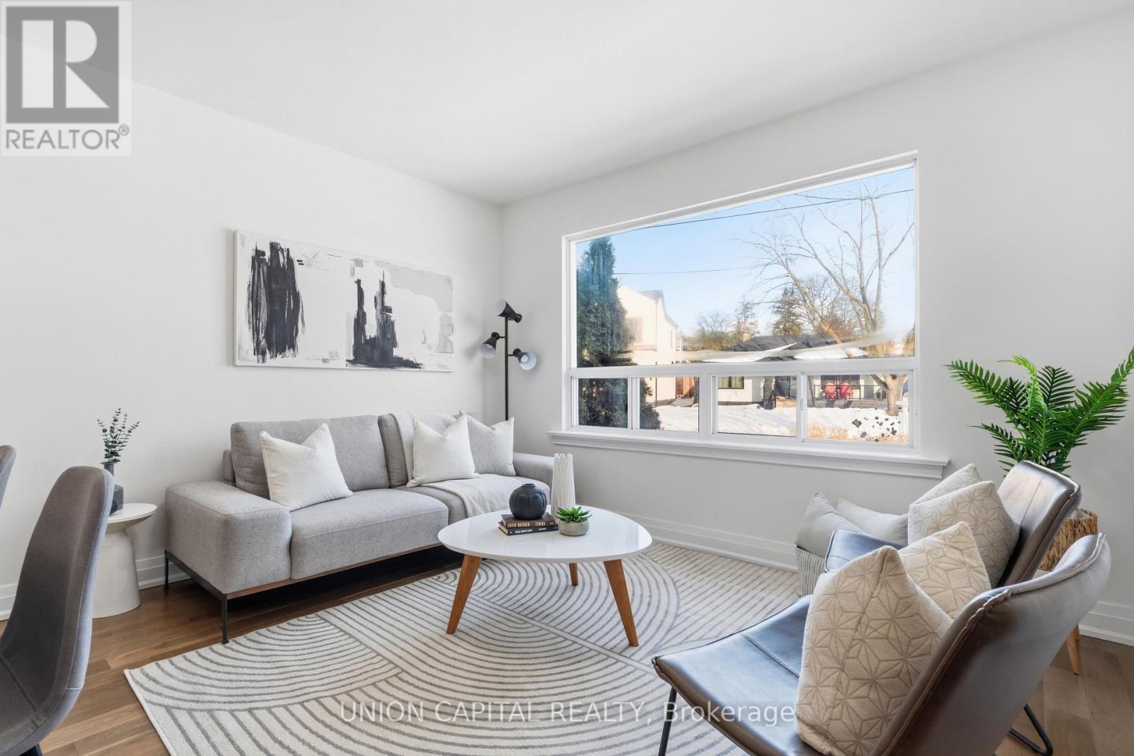 22 CHAPPEL HILL ROAD - Photo 4 of 26, Toronto (Downsview-Roding-CFB), Ontario