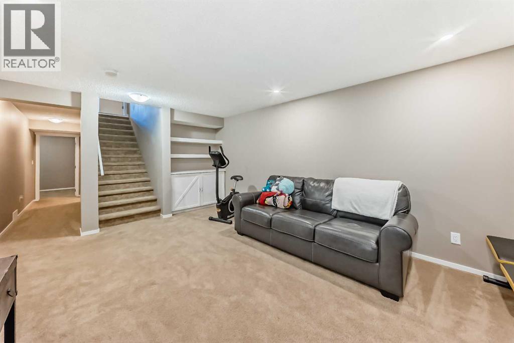 145 River Heights Crescent, Cochrane