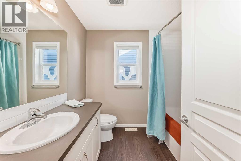 145 River Heights Crescent, Cochrane