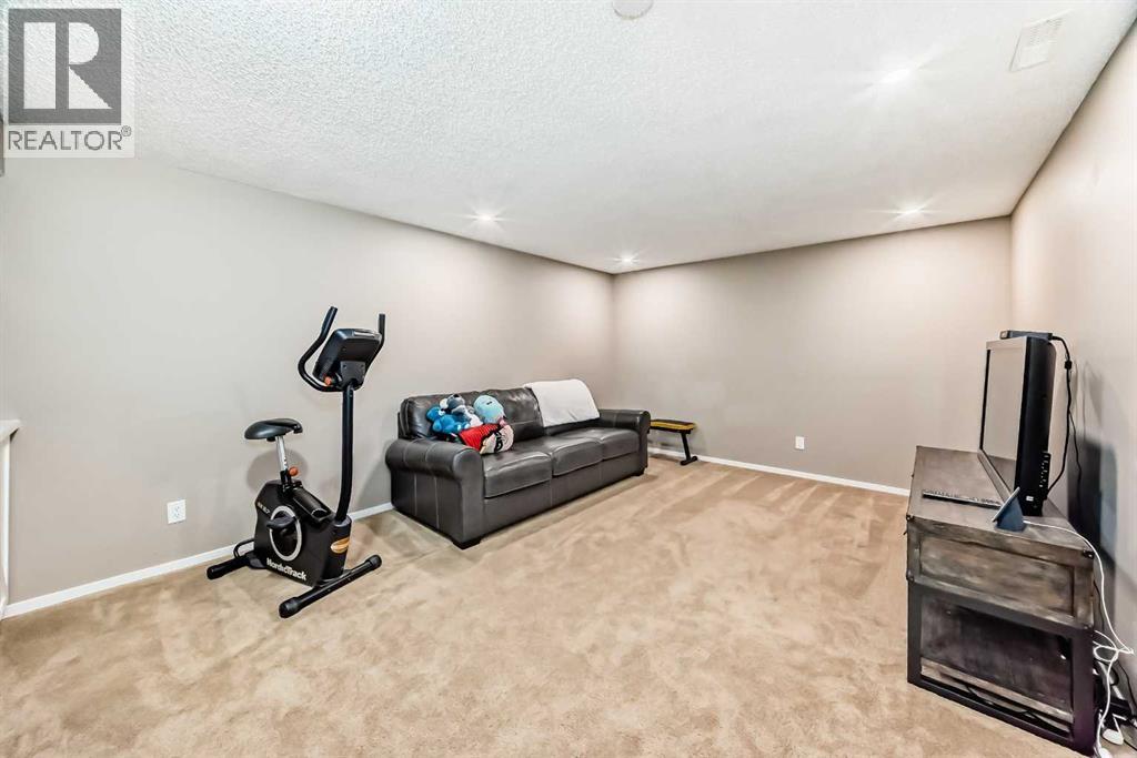 145 River Heights Crescent, Cochrane