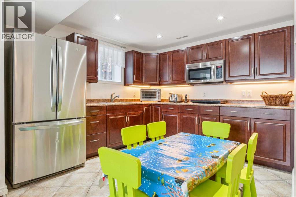 Single Family House Bi-level for Sale in  Haddon Road SW Haysboro Calgary 