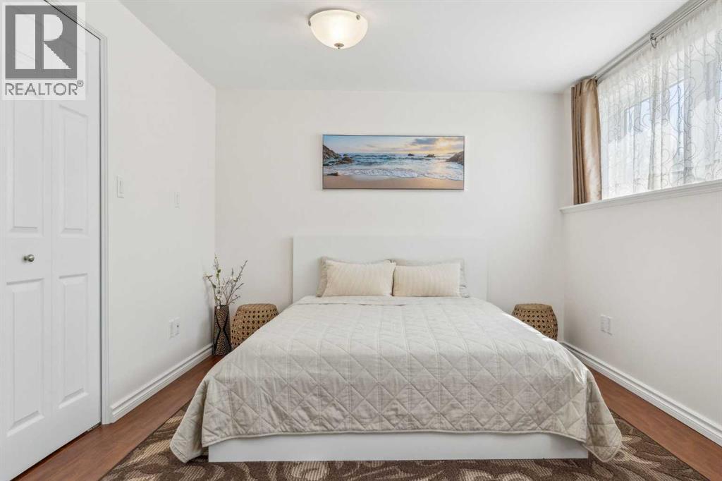 Single Family House Bi-level for Sale in  Haddon Road SW Haysboro Calgary 