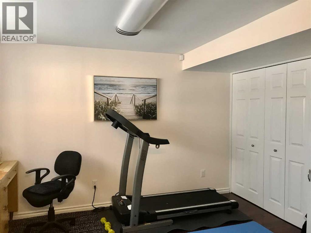 Single Family House Bi-level for Sale in  Haddon Road SW Haysboro Calgary 