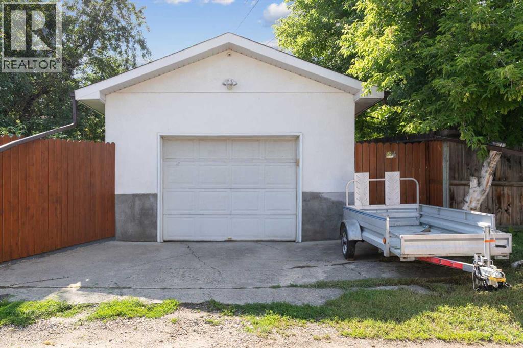 Single Family House Bi-level for Sale in  Haddon Road SW Haysboro Calgary 
