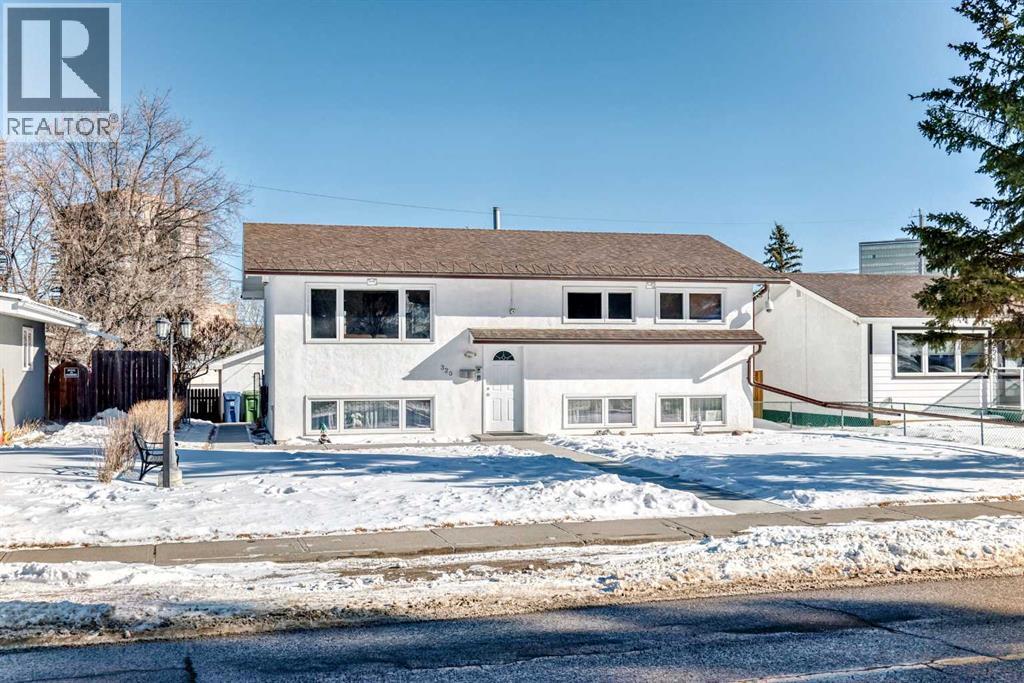 320 Haddon Road SW - Photo 4 of 44, Calgary, Alberta