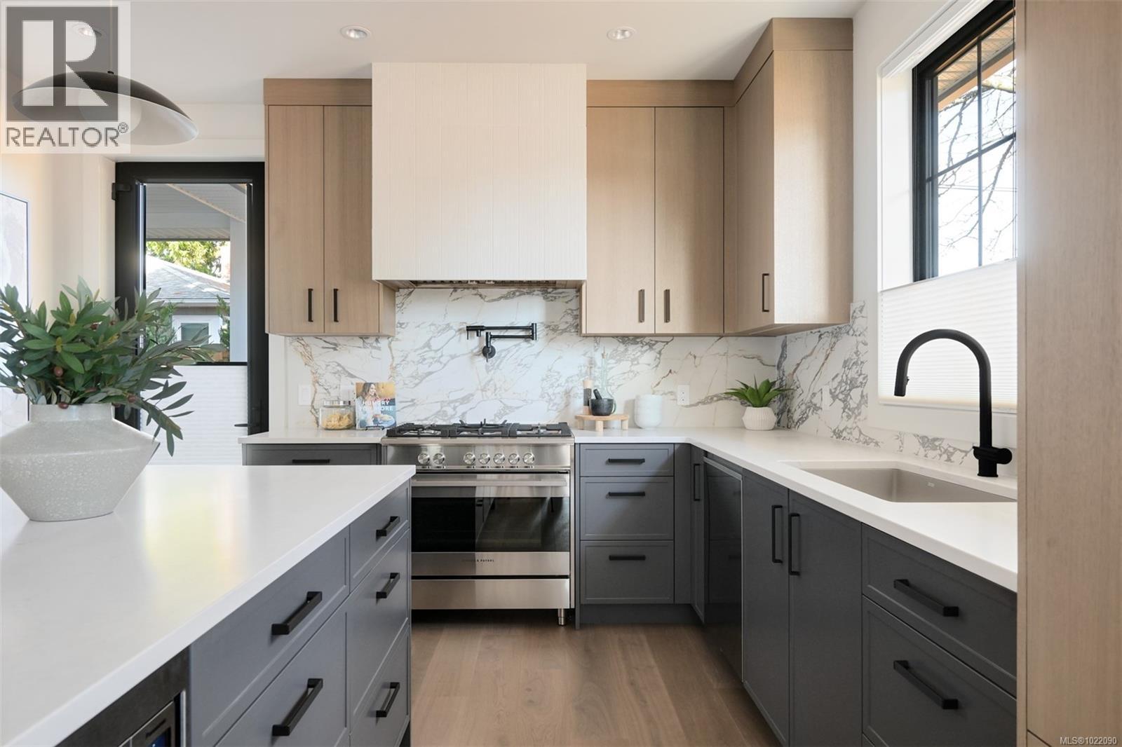 3 5032 Wesley Road, Saanich