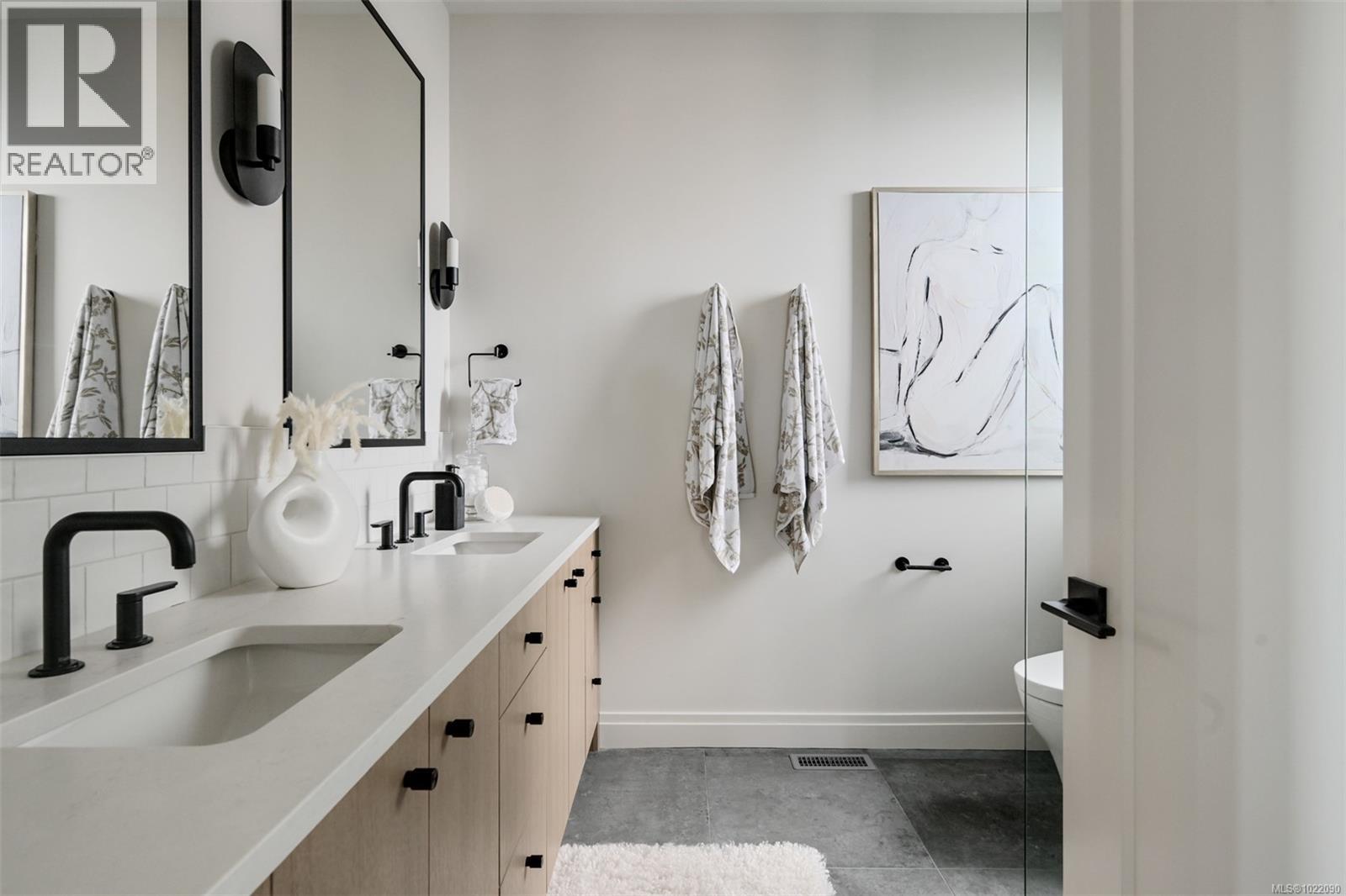 3 5032 Wesley Road, Saanich