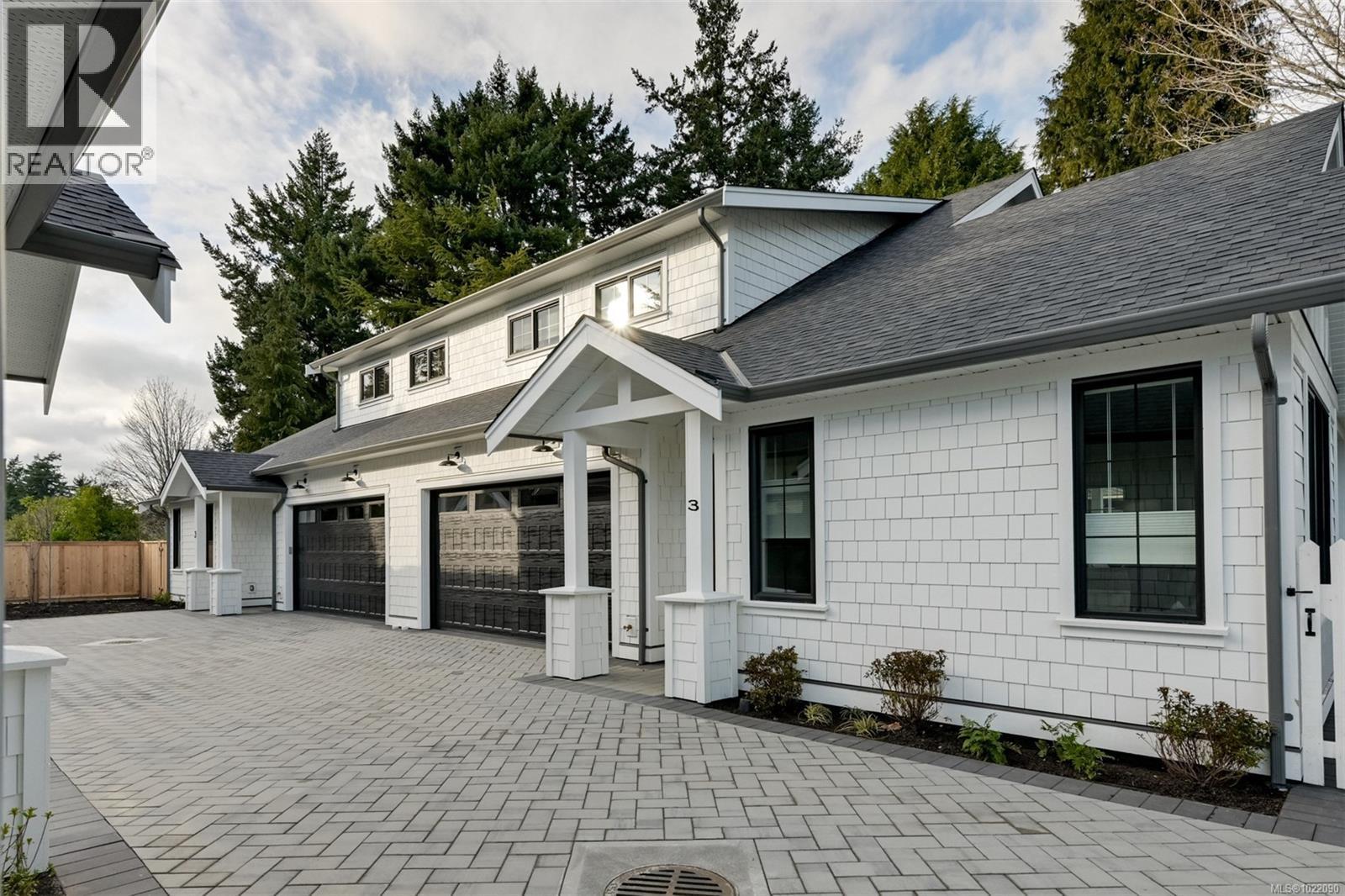 3 5032 Wesley Road, Saanich