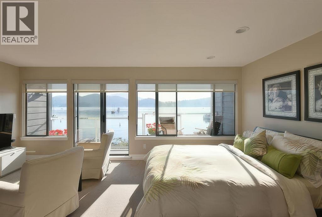 508 MARINE DRIVE, Gibsons