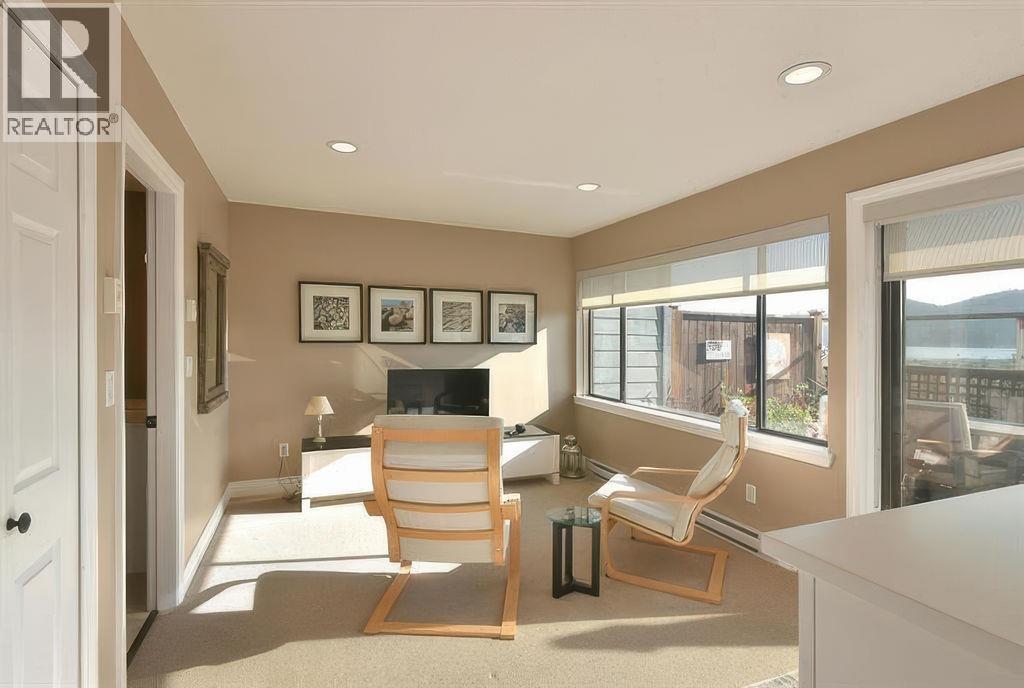 508 MARINE DRIVE, Gibsons