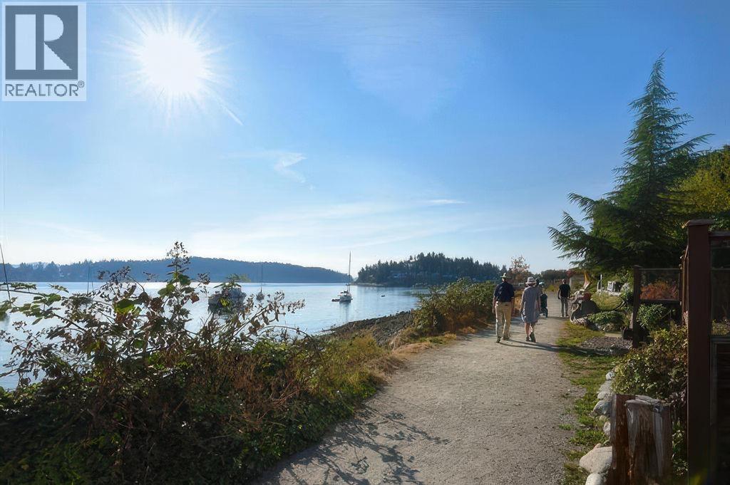 508 MARINE DRIVE, Gibsons